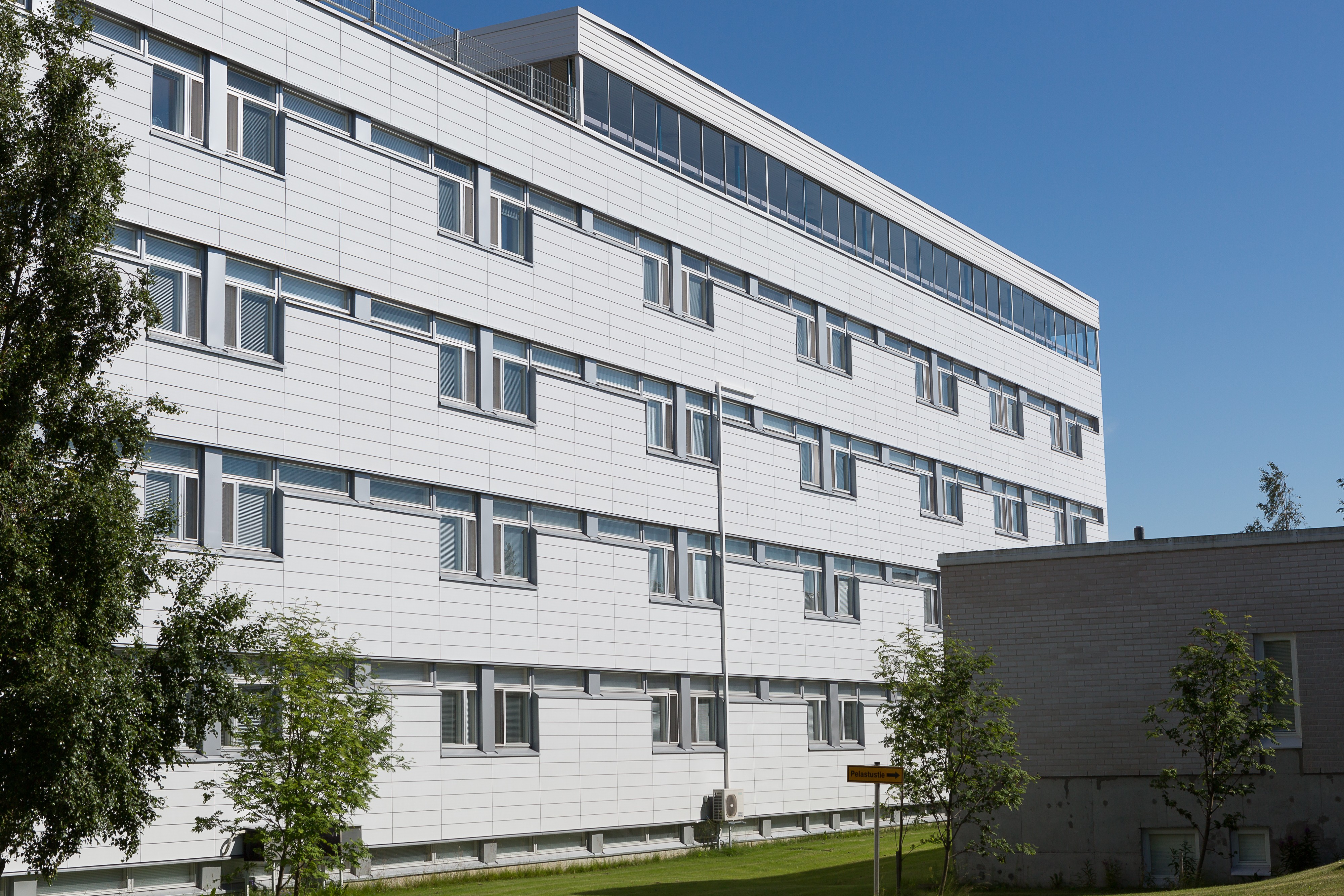 ABL-Laatat - referenssit - julkisivusaneeraus - julkisivu korjaus - julkisivuremontti Raahen sairaala